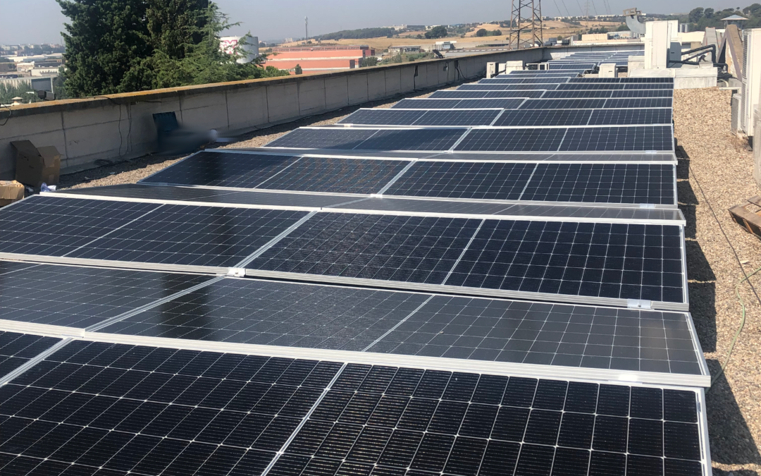 Instalación fotovoltaica en la planta productiva de Polinyà (Barcelona)